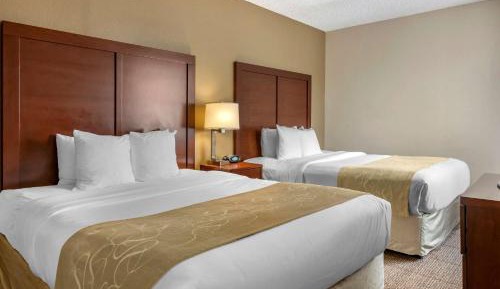 Queen Suite with Two Queen Beds and Sofa Bed - Non-Smoking