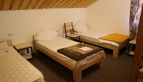 8-Bed Mixed Dormitory Room
