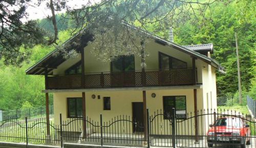 Six-Bedroom House