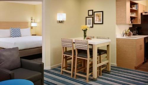 One-Bedroom King Suite