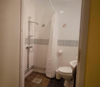 Twin Room with Shower