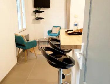 Deluxe Studio