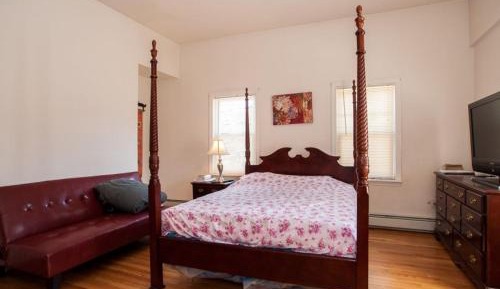 Deluxe Queen Room