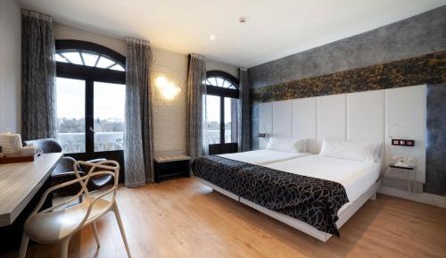 Double or Twin Room with Park View