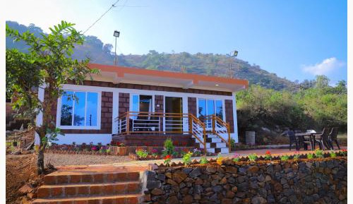 Apartment with Mountain View