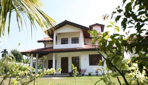 Villa with Garden View