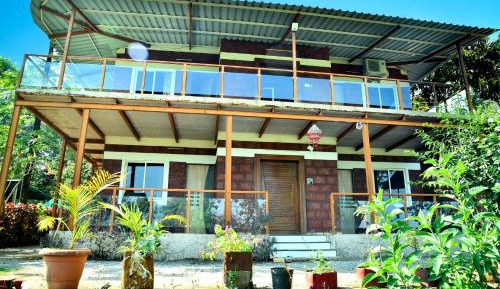 Five-Bedroom Villa with Garden View