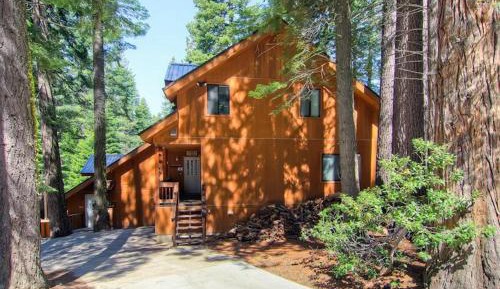 Three-Bedroom Holiday Home 