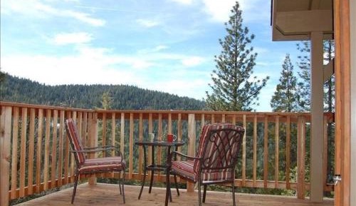 Three-Bedroom Holiday Home 