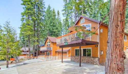 Three-Bedroom Holiday Home 