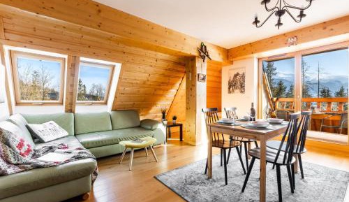 Apartment with Mountain View
