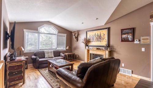 Six Bedroom Holiday Home