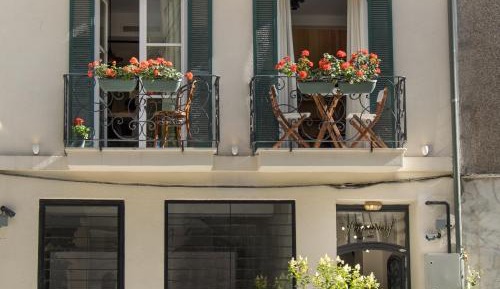 One Bedroom Apartment with Balcony