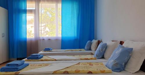Standard Triple Room with Sea View