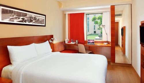 Standard Queen Room