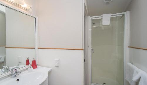 Superior One Bedroom Apartment