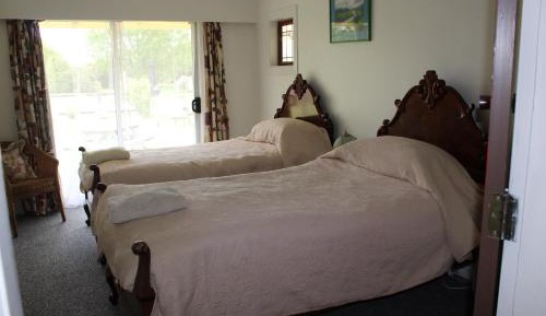Standard Twin Room with Garden View