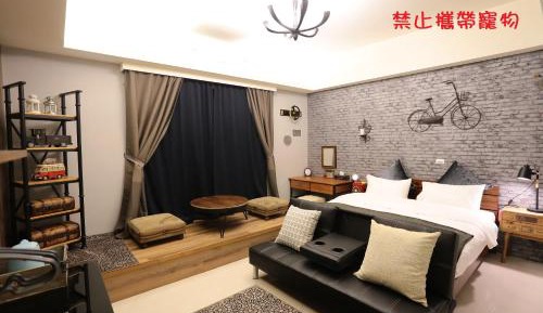 Standard Queen Room with Bathroom