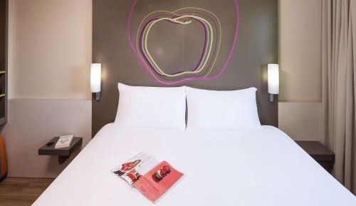 Standard Room with One Double Bed and One Single Bed