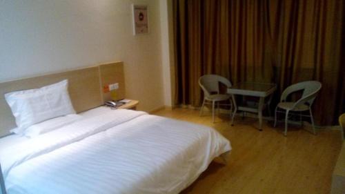 Business Queen Bed Room