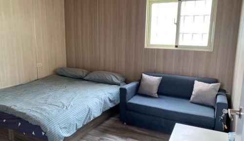 Single Room with Shared Toilet