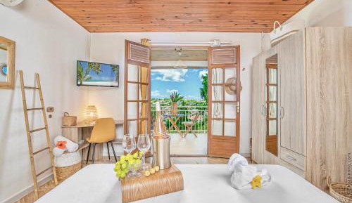 Suite with Hot Tub