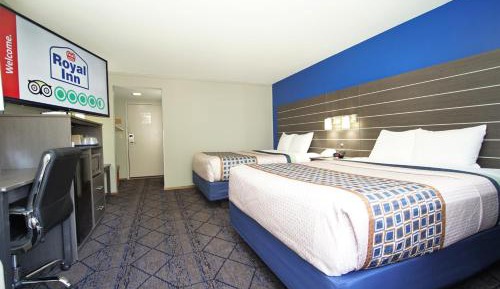 Deluxe Queen Room with Two Queen Beds - Non-Smoking