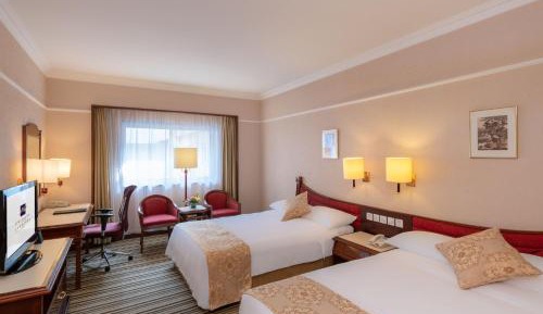 Standard King Room with Lounge Access