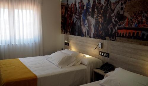 Double or Twin Room with Private Bathroom