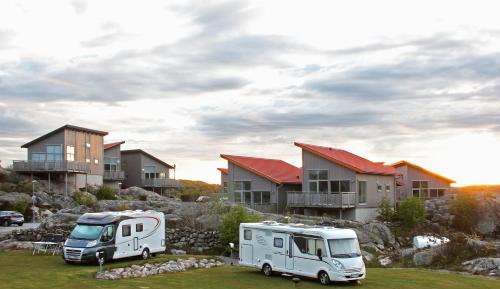 House (7 Adults)