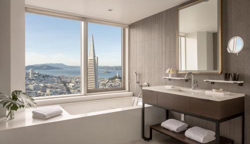 Corner King Suite with Golden Gate View
