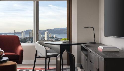 Superior King Room with Bay View