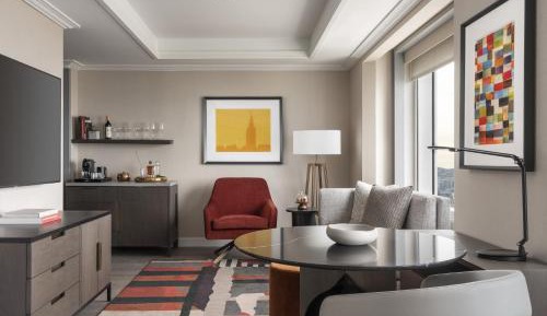 Deluxe King Room with Skyline View