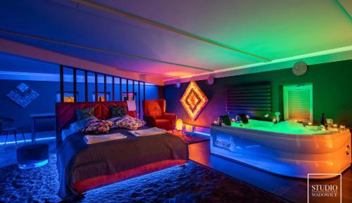 Deluxe Suite with Spa Bath
