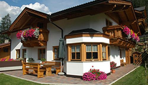Three-Bedroom Apartment with Balcony