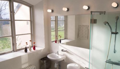 Single Room with Shared Bathroom