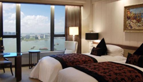 Luxury Twin Room with River View 
