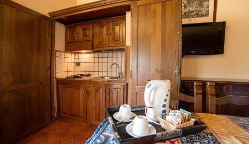 Premier One-Bedroom Apartment Access to heated indoor pool with spa bath