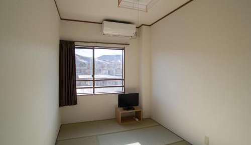 Japanese-Style Room