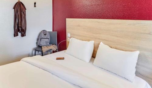 Tandem Room with Commum Bathroom
