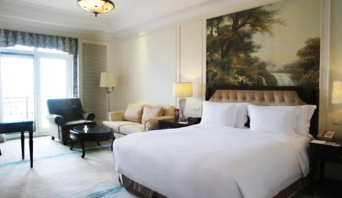 King Room with Side Sea View - Non-Smoking