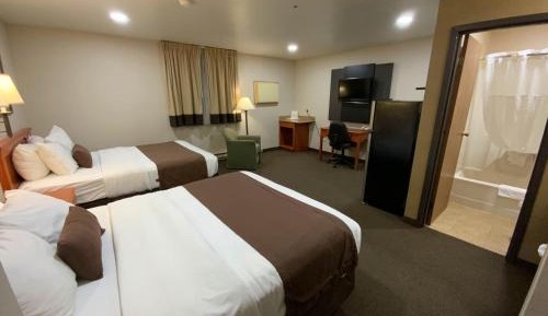 Deluxe Queen Room with Two Queen Beds - Non-Smoking