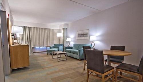 One Bedroom King Suite with Sofa Bed - Non-Smoking