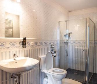 Quadruple Room with Private Bathroom