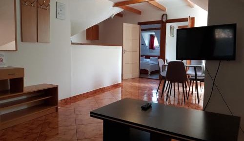 Two-Bedroom Apartment (4 Adults)