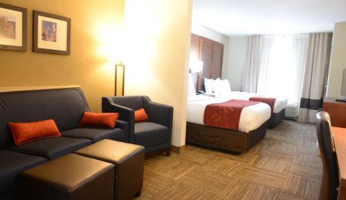 Superior Queen Suite with Two Queen Beds - Non-Smoking