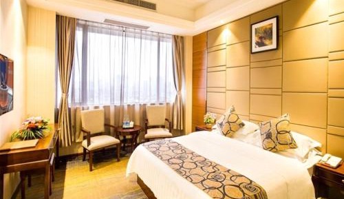 Deluxe Queen Room