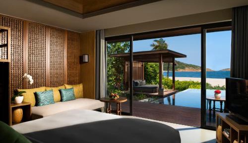 Beachfront Pool Villa