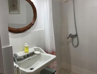 Large Single Room with External Bathroom 