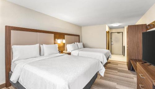 Standard Room with Two Queen Beds